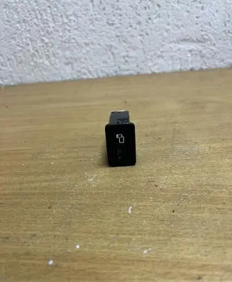 Mercedes-Benz GLC X253 C253 AUX in-socket connector A2C15052702 F1257