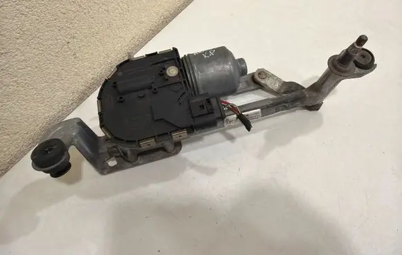 Volkswagen Golf Plus Front wiper linkage and motor 5M0955119D