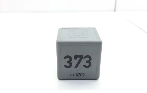 Audi A4 S4 B5 8D Hazard warning light relay 8D0951253A