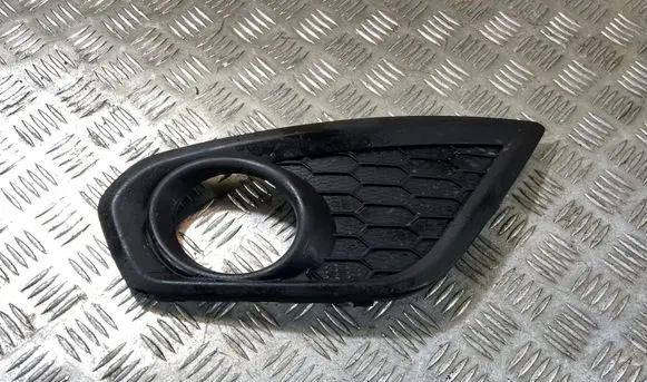 Volvo C30 Front fog light trim/grill 31298171