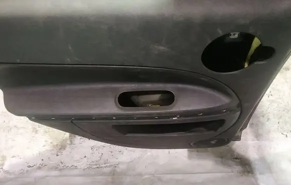 Chevrolet HHR Rear door card panel trim