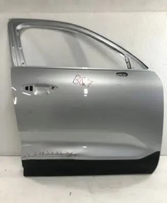 Volvo XC40 Front door
