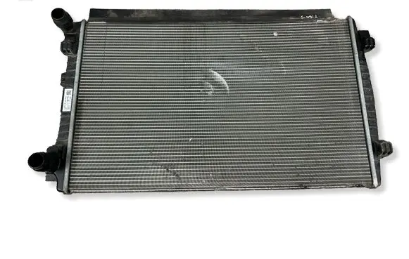 Volkswagen Tiguan Coolant radiator 5Q0121251GQ