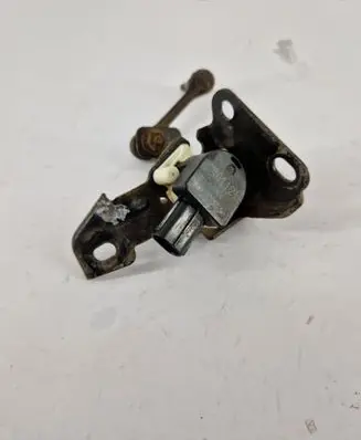 Mitsubishi Outlander Front height sensor lever 4G1121