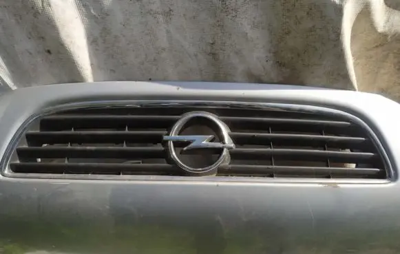 Opel Zafira A Front grill