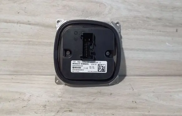 Renault Clio V LED ballast control module 260556623R A2C90665803 00018802