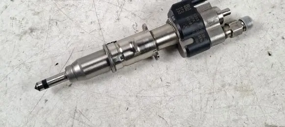BMW 3 E90 E91 Fuel injector 10181010