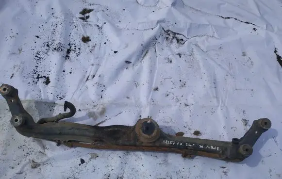 Volkswagen Golf III Front subframe