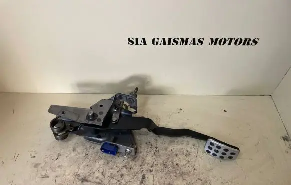 Mazda 6 Brake pedal