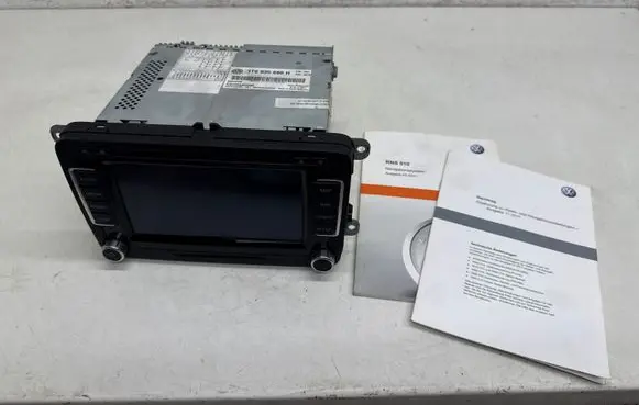 Volkswagen PASSAT B7 Radio/CD/DVD/GPS head unit 1T0035680H