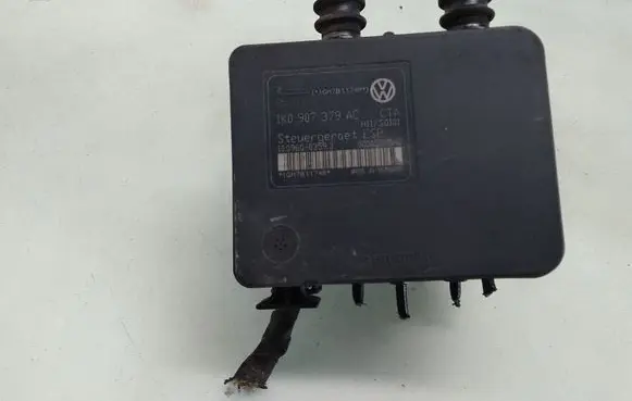 Volkswagen Golf V ABS Pump 1K0614517AE 1K0907379AC