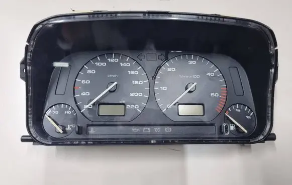 Volkswagen Golf III Speedometer (instrument cluster) 87001262