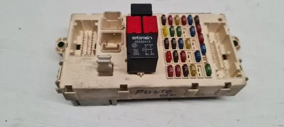 Fiat Punto (188) Fuse module 46767353 46758961