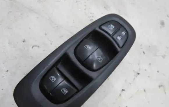 Renault Kadjar Electric window control switch 254012351R