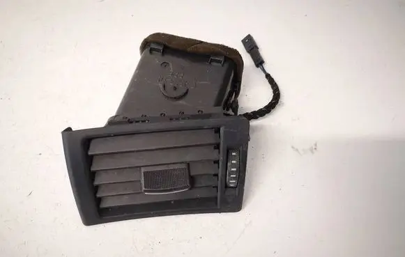 Audi A4 S4 B7 8E 8H Dash center air vent grill 8E0820901F