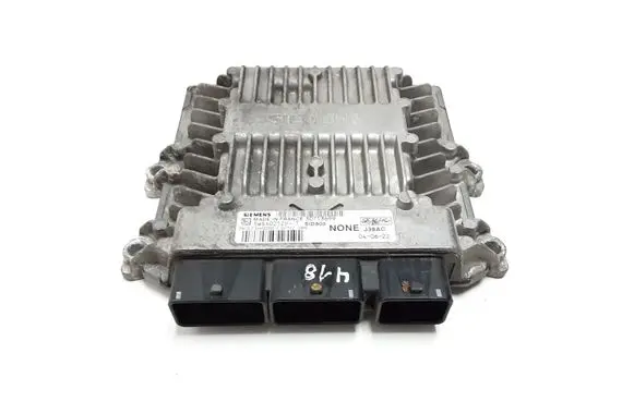 Volvo S40 Engine control unit/module 30713699