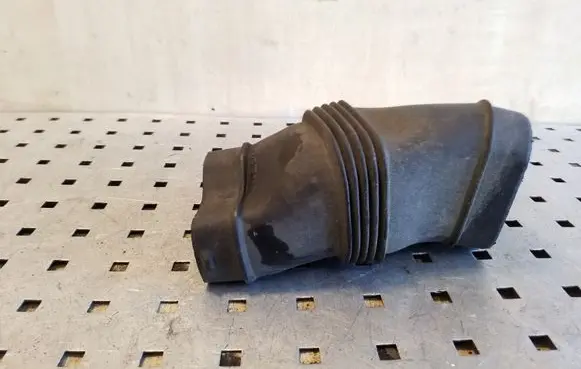 Air intake hose/pipe