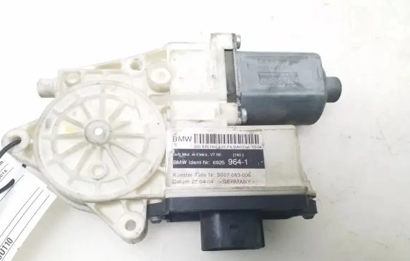 BMW X3 E83 Front door window regulator motor 6925964
