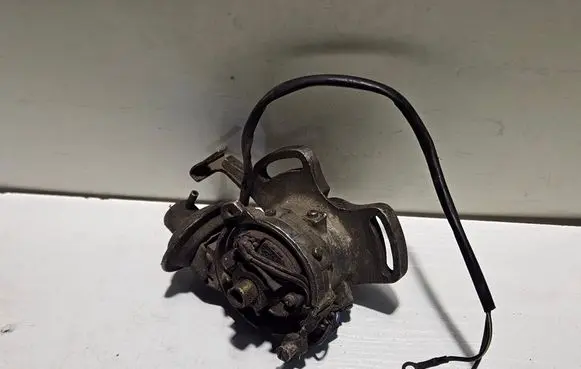 Mazda 626 Spark distributor T4T73972