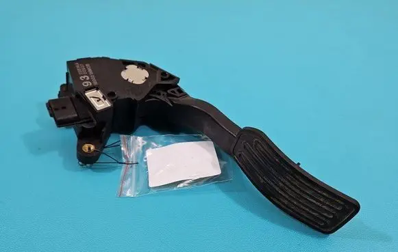 Nissan Note (E12) Accelerator throttle pedal 180021HM0B IMPRK1466474