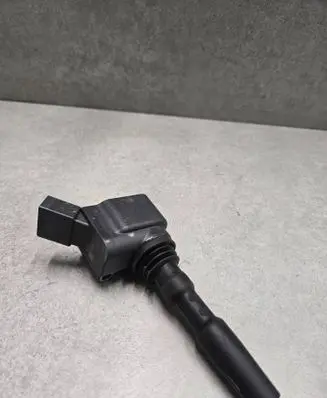Volkswagen Polo VI High voltage ignition coil 04E905110M 233324 77300012