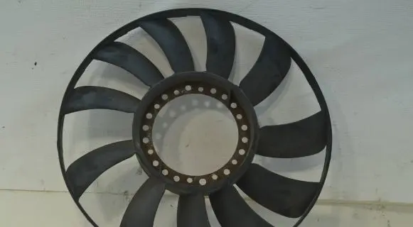 Volkswagen PASSAT B5 Fan impeller 058121301D
