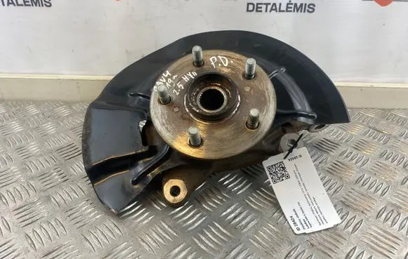 Toyota RAV 4 (XA50) Front wheel hub