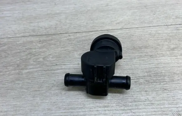 Volkswagen Touareg II Coolant heater control valve 1J0819809