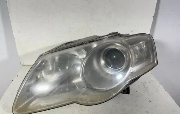 Volkswagen PASSAT B6 Headlight/headlamp 3C0941005J