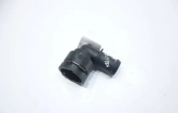 Volkswagen PASSAT B8 Engine coolant pipe/hose 1K0122291J