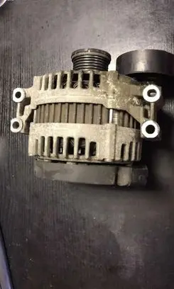BMW 1 E81 E87 Generator/alternator 7550469