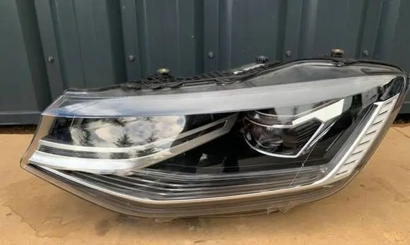 Volkswagen Caddy Headlight/headlamp 2K8941035R
