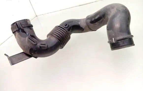 Opel Movano B Air intake duct part 165554107R