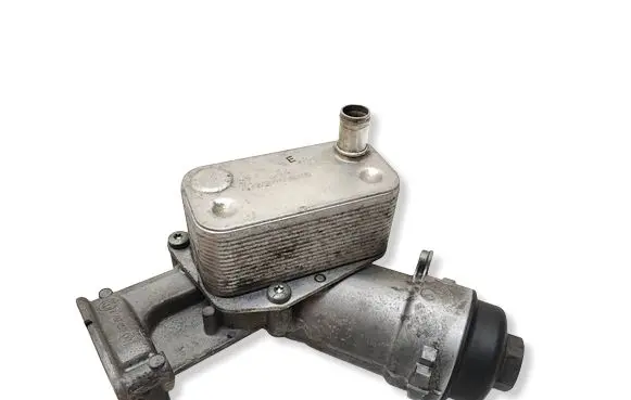 BMW 1 E81 E87 Oil filter mounting bracket 7787072