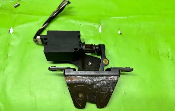 BMW 5 E39 Tailgate/trunk/boot lock/catch/latch 1248236897