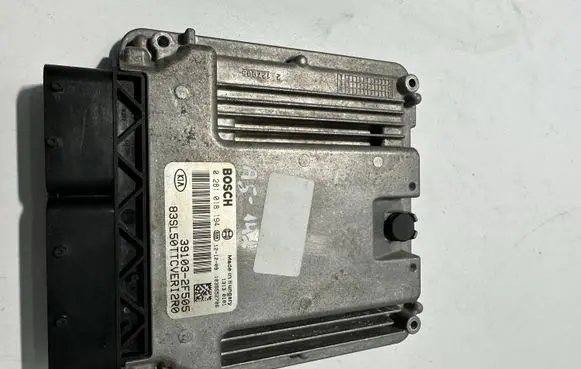 KIA Sportage Engine control unit/module 391032F505 0281018194 1039S50786