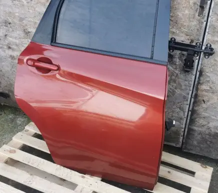 Nissan Note (E12) Rear door