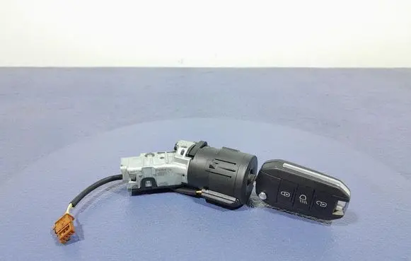 Peugeot 208 I Ignition lock 9663123380