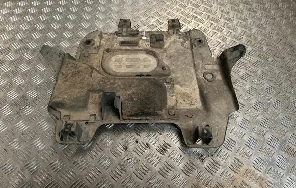 Toyota Land Cruiser (J150) Engine splash shield/under tray