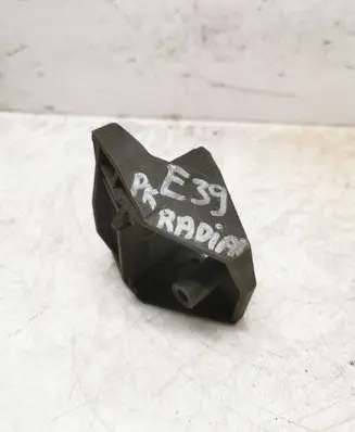 BMW 5 E39 Radiator mount bracket 17111737706