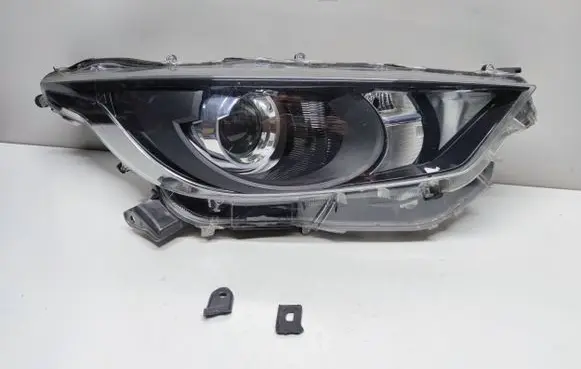 Toyota Yaris XP210 Headlight/headlamp