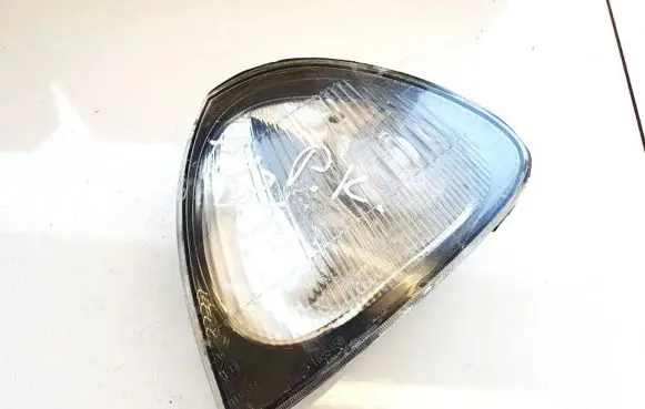 Toyota Avensis T220 Front indicator light 185458b 18-5458b