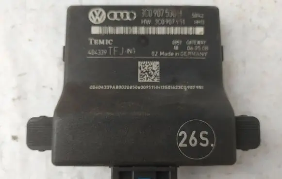 Volkswagen PASSAT B6 Gateway control module 3C0907530H 3C0907951