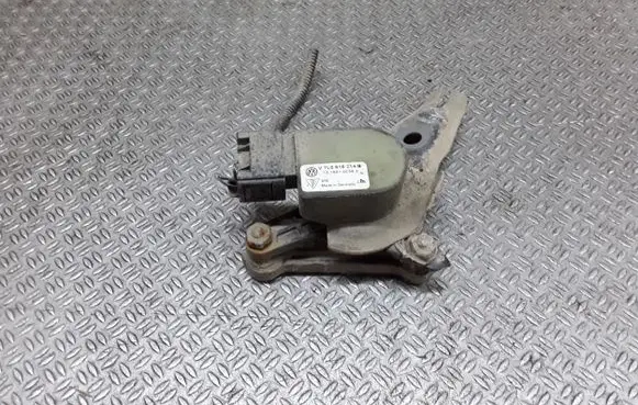 Volkswagen Touareg I Air suspension front height level sensor 7L0616214B