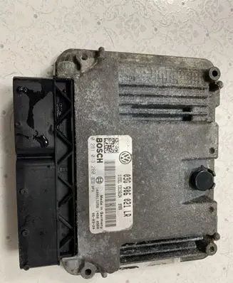 Volkswagen PASSAT B6 Engine control unit/module