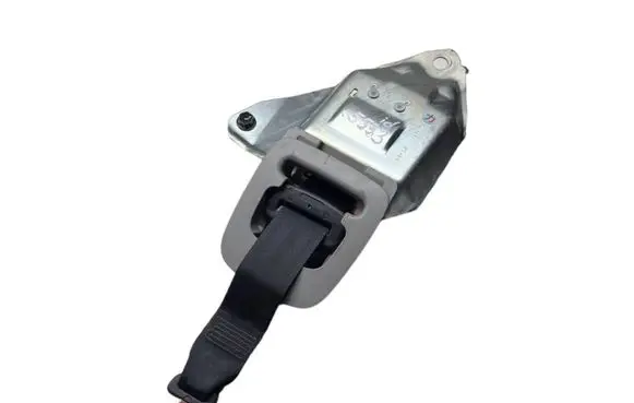 Middle seatbelt (rear)