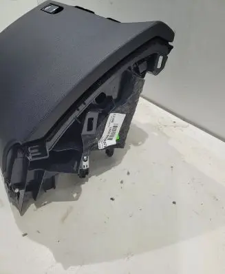 Glove box