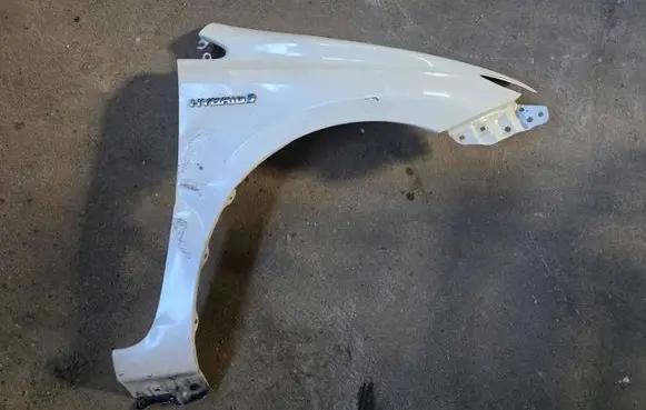 Toyota Auris E180 Fender 