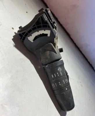 Nissan X-Trail T30 Wiper control stalk 252608H706