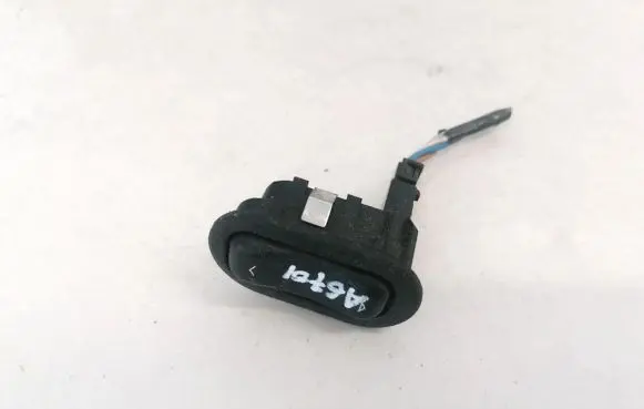 Opel Zafira A Electric window control switch 13353100 90561388